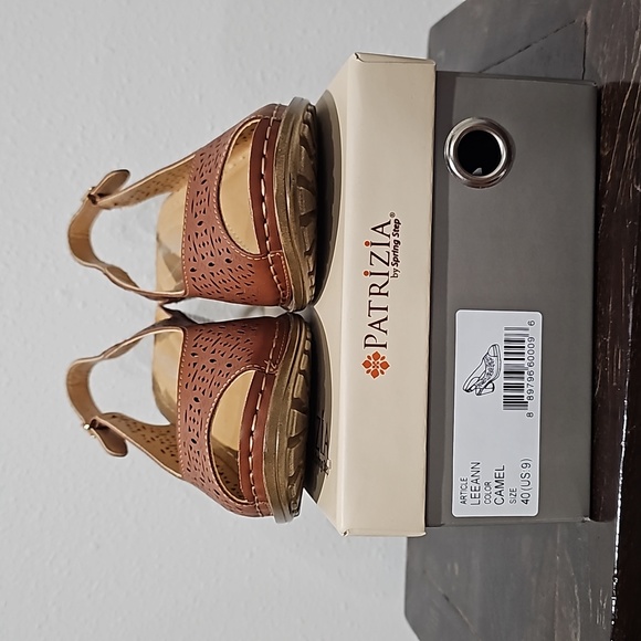 Patrizia Spring Step LeeAnn Slingback Camel perforated flower US 9 (40) Sandal. - Picture 4 of 4